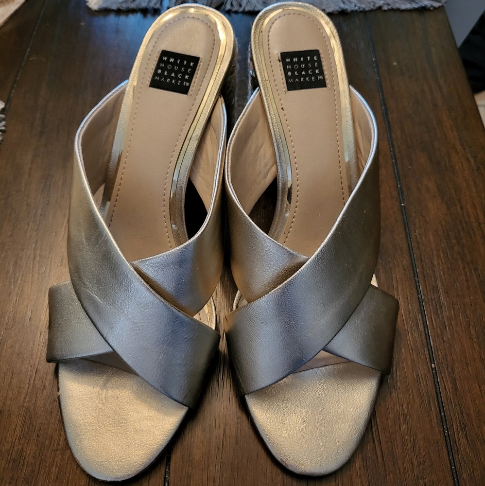 White House Black Market heels size 10M gold/champagne